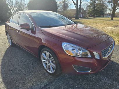 Used 2012 Volvo S60 T5 w/ Multimedia Pkg