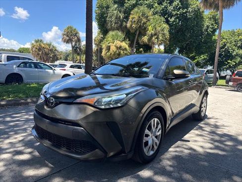 Used 2021 Toyota C-HR LE FWD image 2