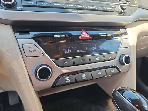 Used 2017 Hyundai Elantra Value Edition w/ Cargo Package FWD image 25