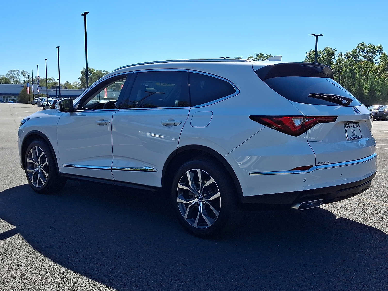 Certified 2024 Acura MDX w/ Technology Package AWD/4WD image 4
