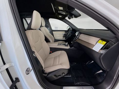 New 2026 Volvo XC90 B6 Plus w/ Protection Package Premier image 29