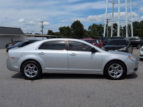 Used 2011 Chevrolet Malibu LS FWD image 2