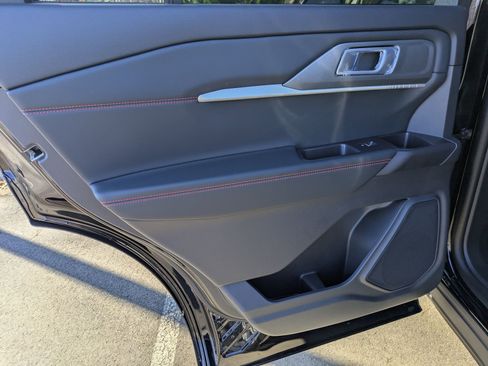 New 2026 Ford Explorer ST-Line w/ ST-Line Street Pack image 26