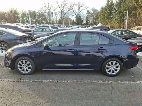 Used 2023 Toyota Corolla LE image 6
