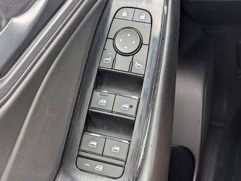 Used 2024 Nissan Rogue S FWD image 28