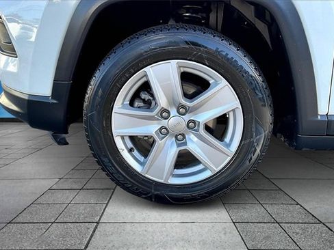 Used 2022 Jeep Compass Latitude image 8