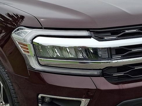 Used 2024 Ford Expedition Limited AWD/4WD image 11