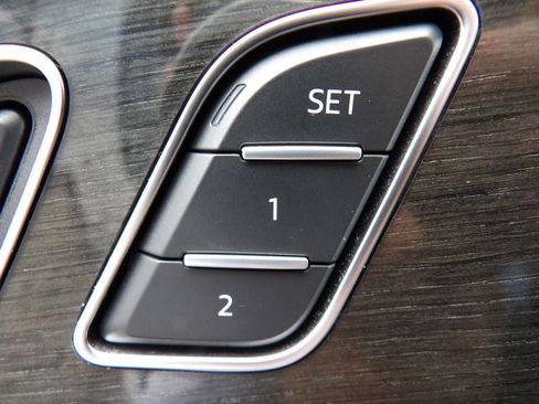 Used 2023 Audi Q7 3.0T Premium Plus AWD/4WD image 11