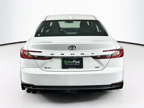Used 2025 Toyota Camry SE FWD image 7