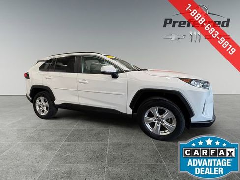 Used 2021 Toyota RAV4 XLE w/ Convenience Package image 9