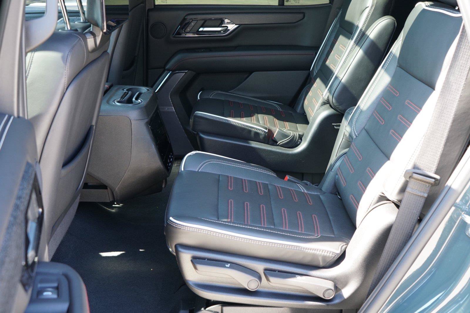 Used 2025 GMC Yukon AT4 Ultimate AWD/4WD image 23