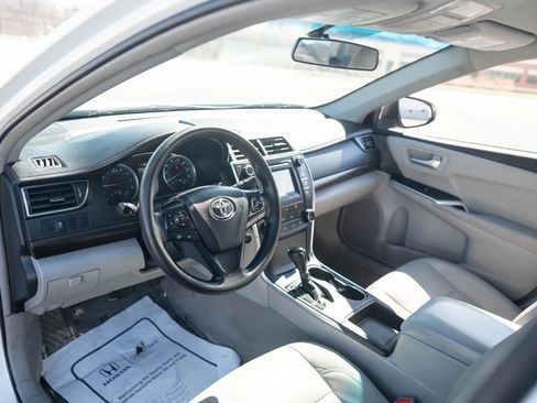 Used 2016 Toyota Camry LE image 27