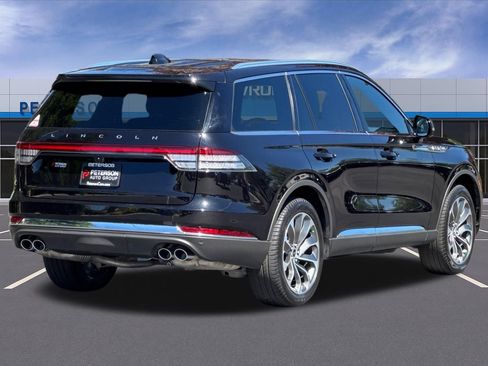 Used 2025 Lincoln Aviator Reserve AWD/4WD image 4