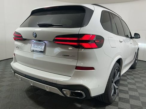 New 2026 BMW X5 sDrive40i w/ M Sport Package image 5