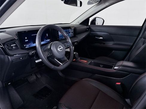 Certified 2025 Nissan Kicks SR image 7