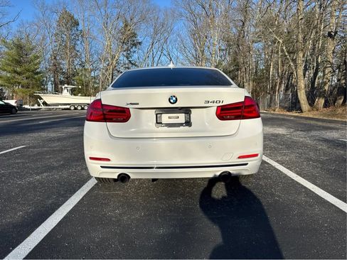 Used 2018 BMW 340i xDrive Sedan w/ Premium Package AWD/4WD image 7