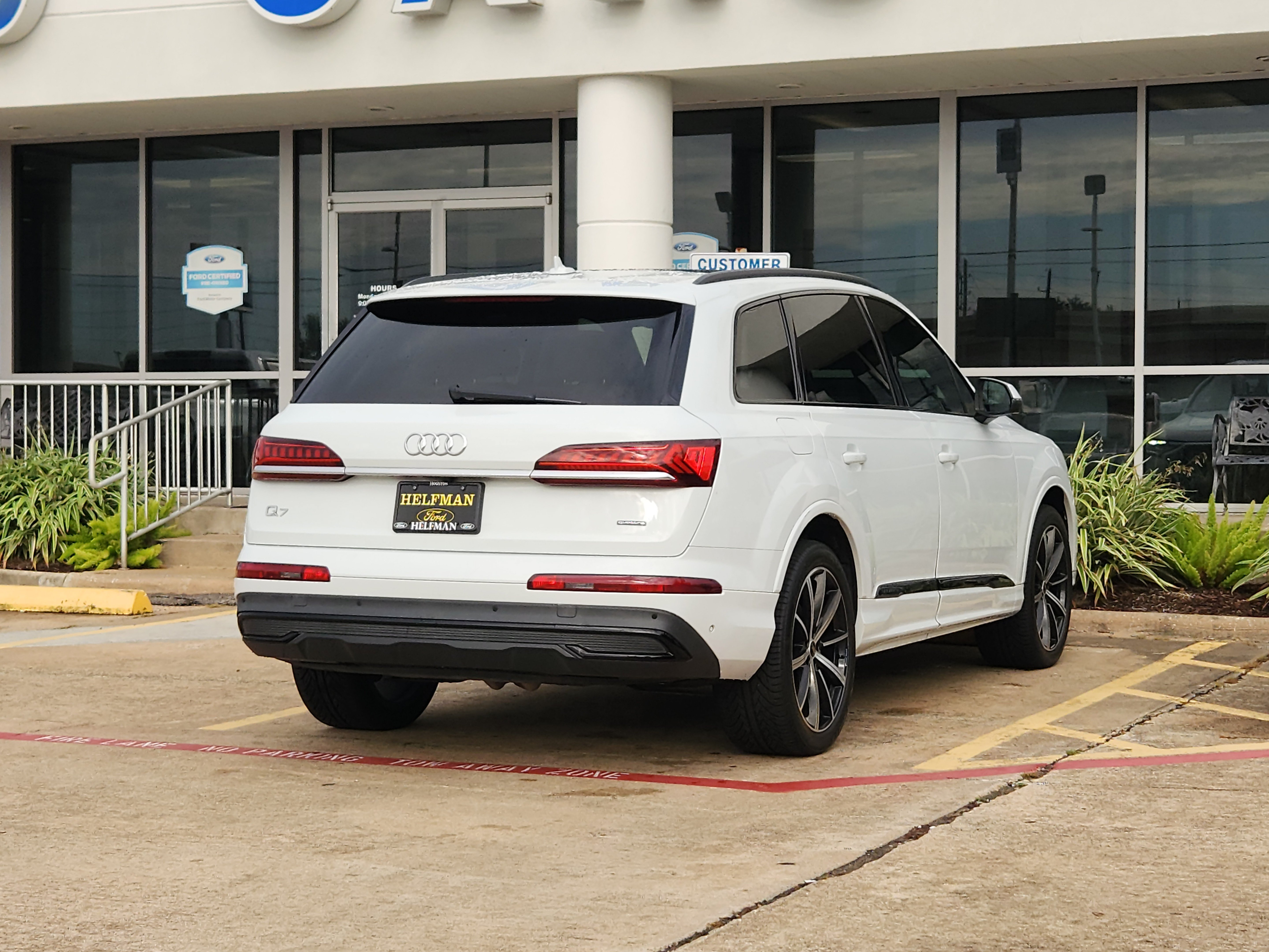 Used 2021 Audi Q7 3.0T Premium Plus w/ Premium Plus Package AWD/4WD image 4