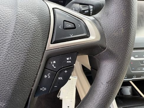 Used 2015 Ford Fusion SE FWD image 17