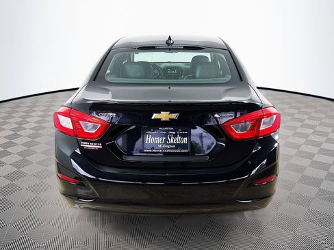 Used 2017 Chevrolet Cruze Premier FWD image 6