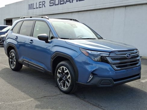 Certified 2025 Subaru Forester Premium image 1