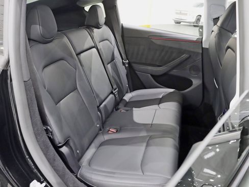 Used 2026 Tesla Model Y AWD image 29