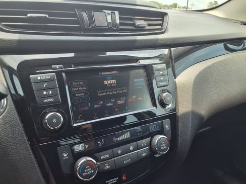 Used 2021 Nissan Rogue Sport SV FWD image 19