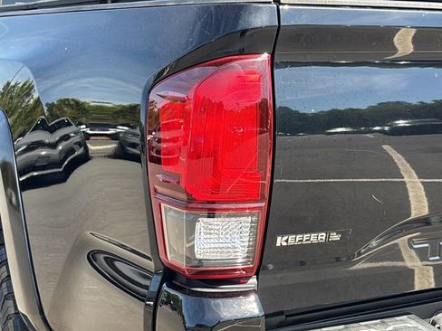 Used 2020 Toyota Tacoma SR5 RWD image 28