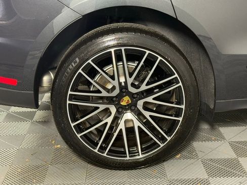 New 2026 Porsche Macan image 13