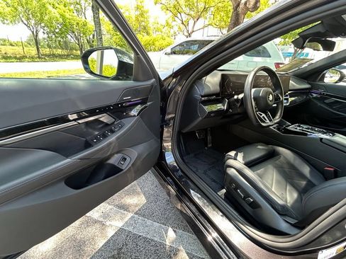 Used 2025 BMW 530i RWD image 15