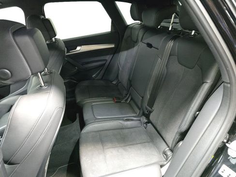 Used 2024 Audi Q5 e Premium Plus w/ Premium Plus Package AWD/4WD image 32