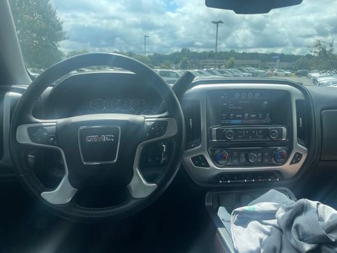 Used 2018 GMC Sierra 1500 SLT w/ SLT Preferred Package AWD/4WD image 5