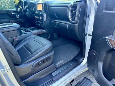 Used 2020 GMC Sierra 3500 Denali w/ Denali Ultimate Package AWD/4WD image 31