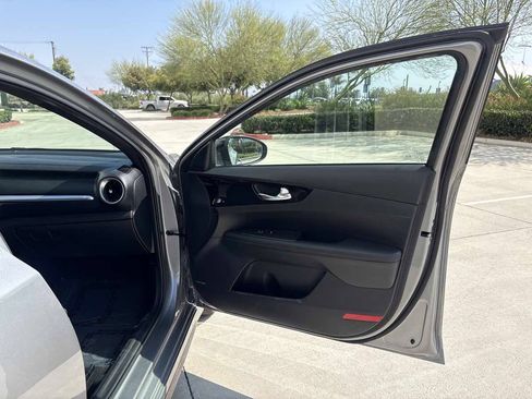 Used 2022 Kia Forte GT FWD image 15