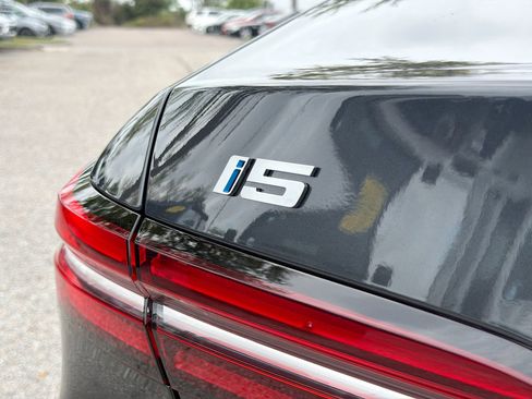 Certified 2024 BMW i5 eDrive40i w/ Premium Package image 12