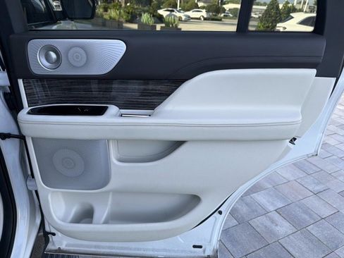 Used 2020 Lincoln Navigator Black Label w/ Cargo Convenience Package AWD/4WD image 22