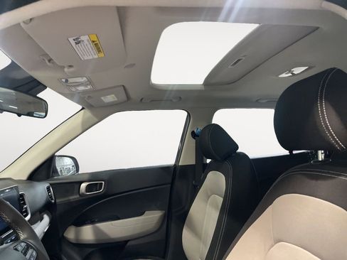 New 2026 Hyundai Venue SEL FWD image 17