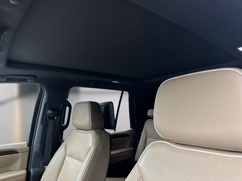 Used 2021 Chevrolet Tahoe Premier w/ Premium Package RWD image 14