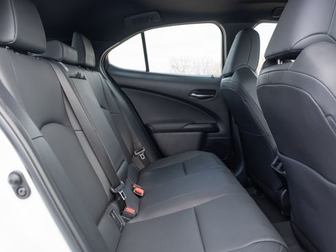 Used 2024 Lexus UX 250h AWD w/ Premium Package image 21