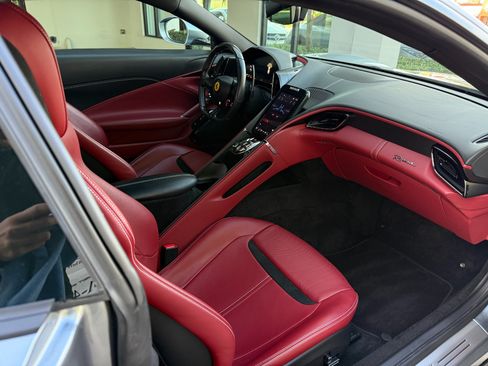 Used 2021 Ferrari Roma RWD image 30