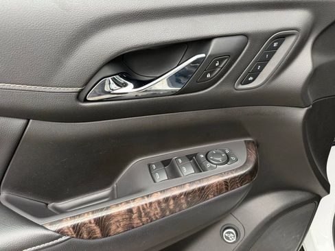 Used 2021 GMC Acadia Denali w/ Denali Ultimate Package image 19