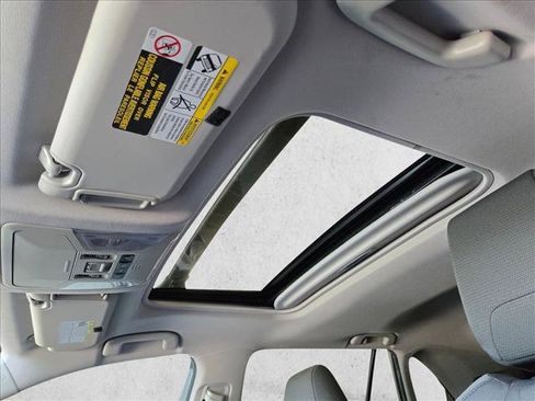 Used 2020 Toyota RAV4 XLE w/ Convenience Package FWD image 15