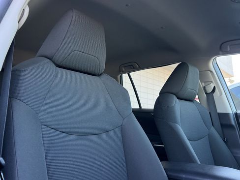 Certified 2023 Toyota RAV4 LE AWD/4WD image 17