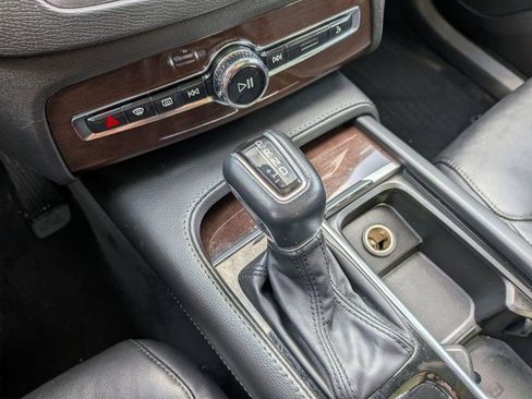 Used 2019 Volvo XC90 T5 Momentum w/ Protection Package Premier image 24