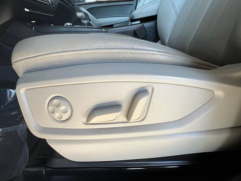 Used 2018 Audi Q5 2.0T Premium Plus w/ Premium Plus Package image 18