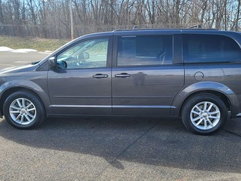 Used 2015 Dodge Grand Caravan SXT image 8