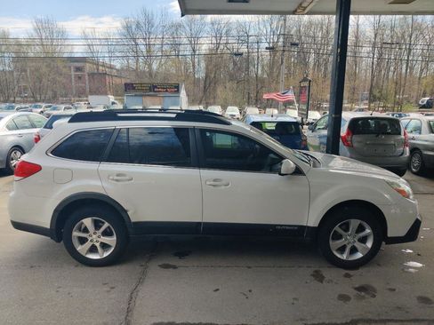 Used 2014 Subaru Outback 2.5i Limited w/ Moonroof Package AWD/4WD image 7