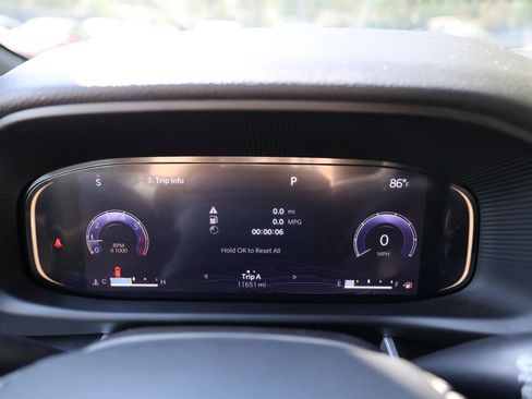 Used 2023 Jeep Wagoneer L 4WD image 16