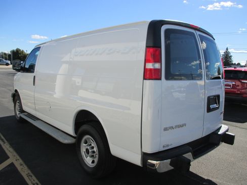 Used 2023 GMC Savana 2500 w/ Driver Convenience Package image 5