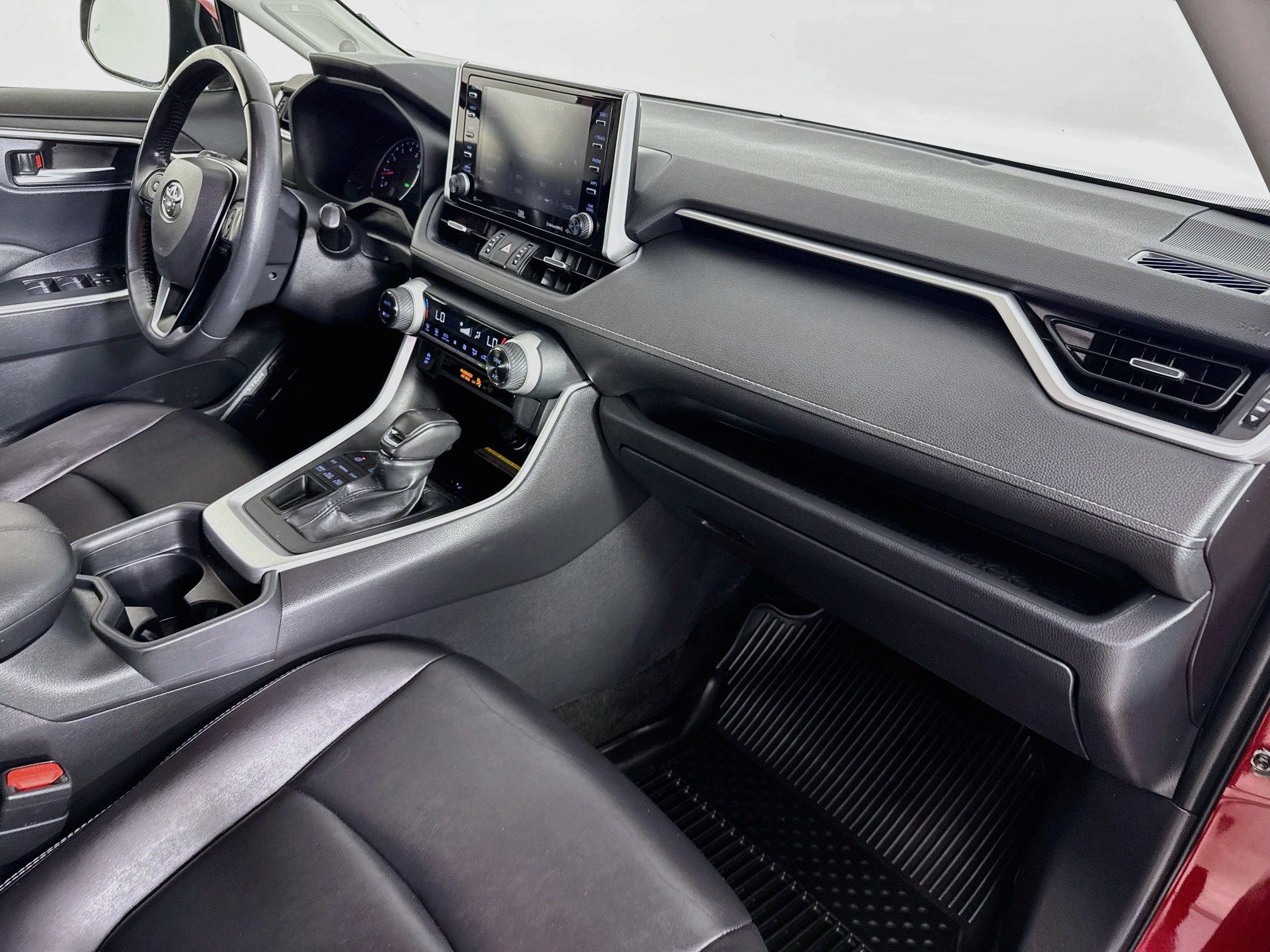 Certified 2019 Toyota RAV4 XLE Premium w/ Advanced Technology Package AWD/4WD image 31