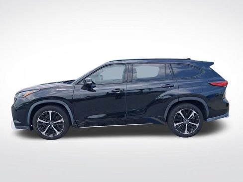 Used 2021 Toyota Highlander XSE FWD image 10